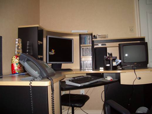 [Computer Desk in September 2004]