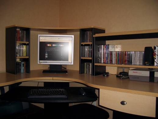 [Computer Desk 1]